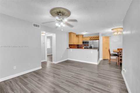 Copropriété à vendre à Hialeah, Floride: 3 chambres, 91.04 m2 № 1351986 - photo 13