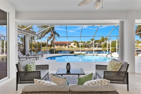 Villa ou maison à vendre à Punta Gorda, Floride: 3 chambres, 195.75 m2 № 932746 - photo 3