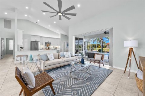 Villa ou maison à vendre à Punta Gorda, Floride: 3 chambres, 195.75 m2 № 932746 - photo 4