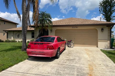 House in Port Charlotte, Florida 3 bedrooms, 162.86 sq.m. № 1373393 - photo 2