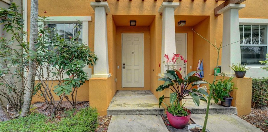 Townhouse in West Palm Beach, Florida 2 bedrooms, 123.19 sq.m. № 1134875