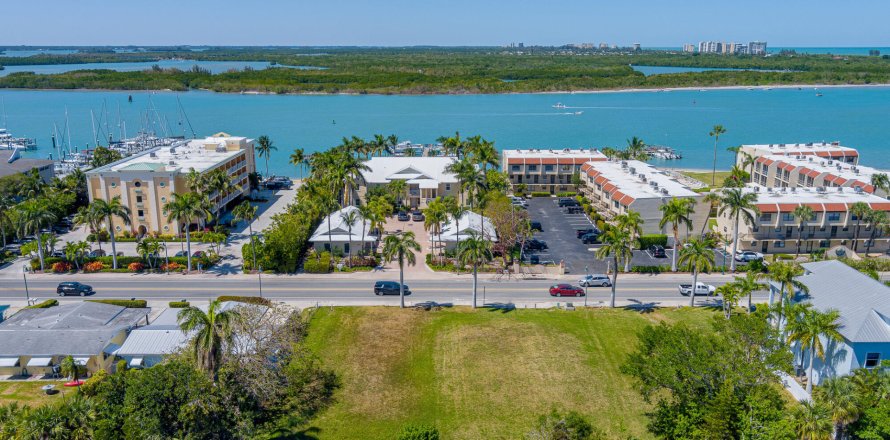 Casa en Hutchinson Island South, Florida 3 dormitorios, 280.75 m2 № 1079669