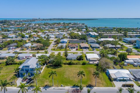 House in Hutchinson Island South, Florida 3 bedrooms, 280.75 sq.m. № 1079669 - photo 12