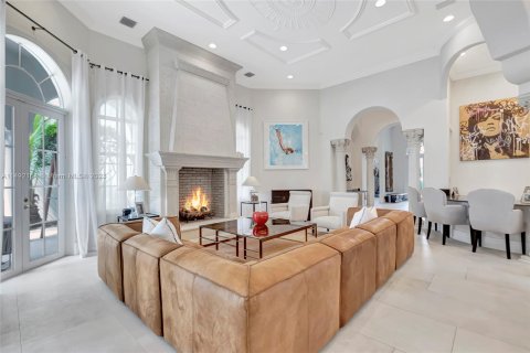 Villa ou maison à vendre à Aventura, Floride: 4 chambres, 494.15 m2 № 860106 - photo 11