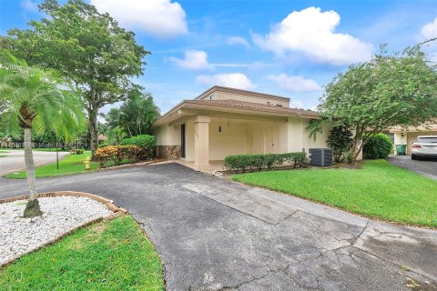 Villa ou maison à vendre à Tamarac, Floride: 2 chambres, 171.59 m2 № 1384499 - photo 27