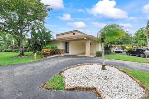 House in Tamarac, Florida 2 bedrooms, 171.59 sq.m. № 1384499 - photo 3