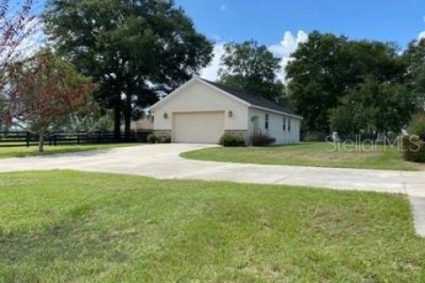 Villa ou maison à louer à Ocala, Floride: 5 chambres, 290.23 m2 № 1386457 - photo 2