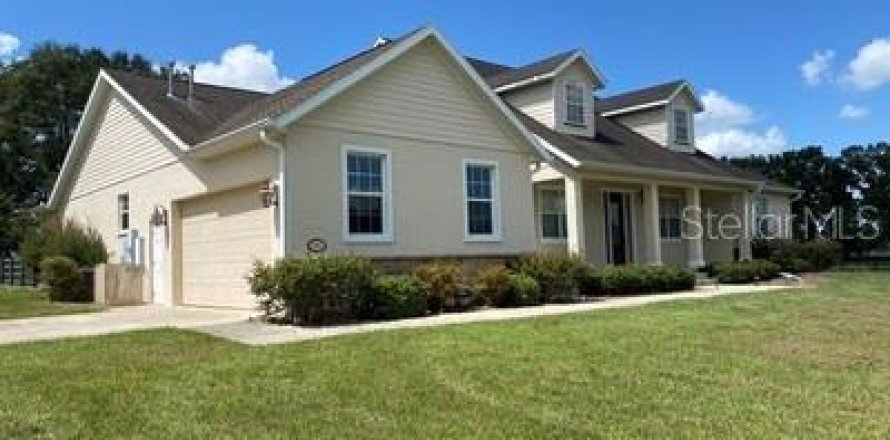 House in Ocala, Florida 5 bedrooms, 290.23 sq.m. № 1386457