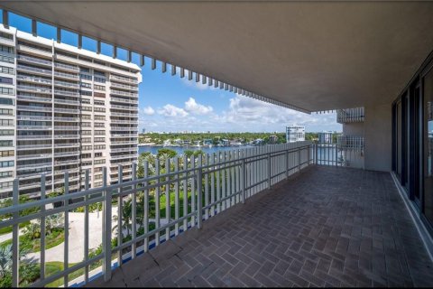 Condo in Miami, Florida, 3 bedrooms  № 466927 - photo 16