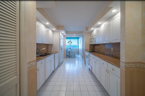 Condo in Miami, Florida, 3 bedrooms  № 466927 - photo 28