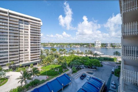 Condo in Miami, Florida, 3 bedrooms  № 466927 - photo 19