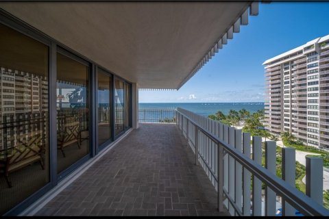 Condo in Miami, Florida, 3 bedrooms  № 466927 - photo 17