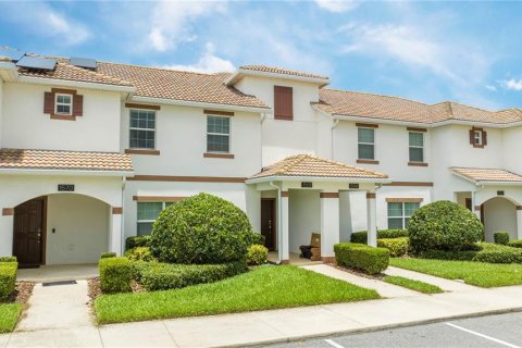 Townhouse in Davenport, Florida 4 bedrooms, 176.7 sq.m. № 1246276 - photo 1