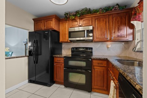 Condo in Sunrise, Florida, 2 bedrooms  № 1097876 - photo 13