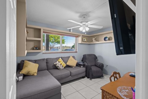 Condo in Sunrise, Florida, 2 bedrooms  № 1097876 - photo 8