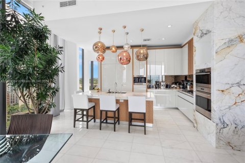 Copropriété à vendre à Miami, Floride: 4 chambres, 300.35 m2 № 1184756 - photo 5