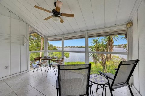 Copropriété à vendre à Sarasota, Floride: 2 chambres, 90.58 m2 № 1357941 - photo 4