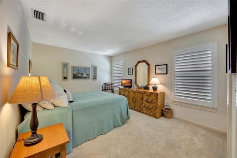 Copropriété à vendre à Sarasota, Floride: 2 chambres, 90.58 m2 № 1357941 - photo 18