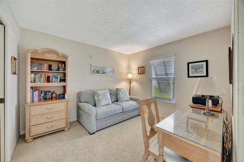 Condo in Sarasota, Florida, 2 bedrooms  № 1357941 - photo 12