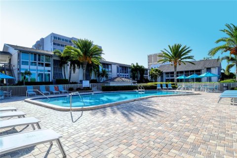 Condo in Sarasota, Florida, 2 bedrooms  № 1357941 - photo 27