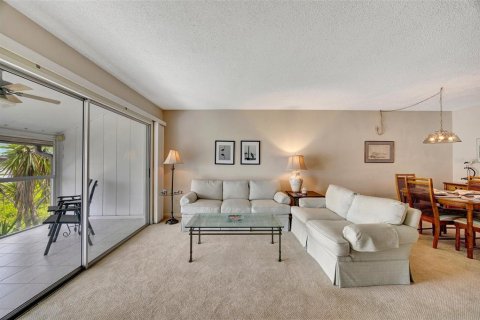 Condo in Sarasota, Florida, 2 bedrooms  № 1357941 - photo 9