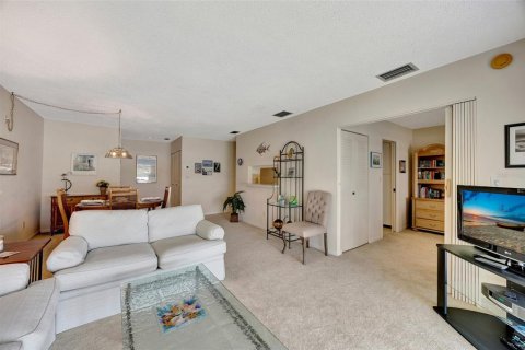 Copropriété à vendre à Sarasota, Floride: 2 chambres, 90.58 m2 № 1357941 - photo 11