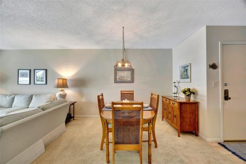 Condo in Sarasota, Florida, 2 bedrooms  № 1357941 - photo 7