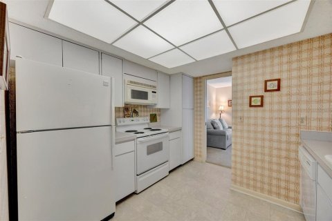 Condo in Sarasota, Florida, 2 bedrooms  № 1357941 - photo 14