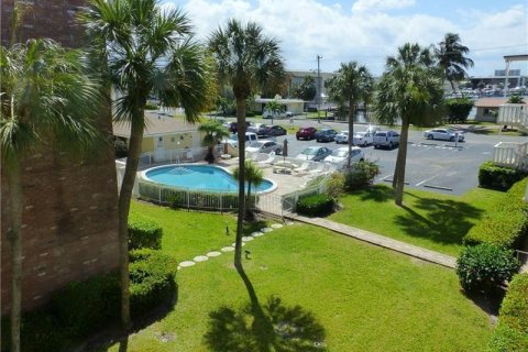 Copropriété à vendre à Pompano Beach, Floride: 2 chambres, 89.19 m2 № 1136228 - photo 15