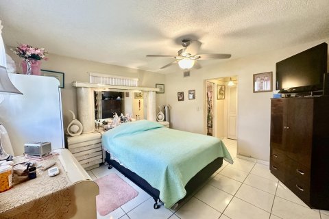 Condo in Lake Worth, Florida, 2 bedrooms  № 822981 - photo 17