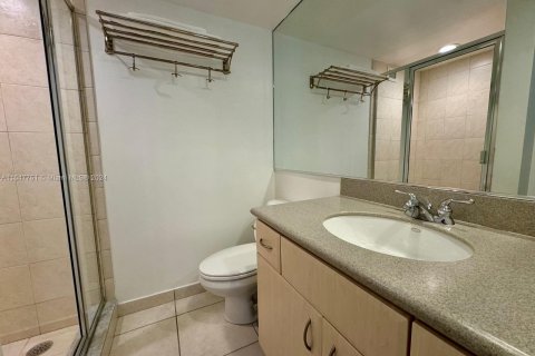 Condo in Miami Beach, Florida, 2 bedrooms  № 1331860 - photo 22