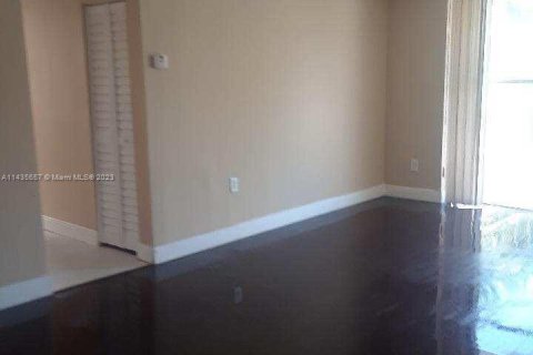 Condo in Miami, Florida, 2 bedrooms  № 666433 - photo 4