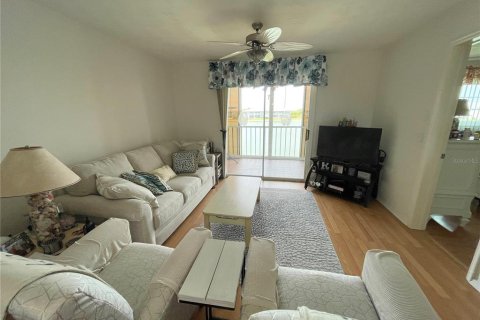 Condo in Punta Gorda, Florida, 2 bedrooms  № 1123109 - photo 12