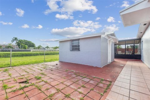 Villa ou maison à vendre à Miami, Floride: 3 chambres, 224.64 m2 № 1356981 - photo 4