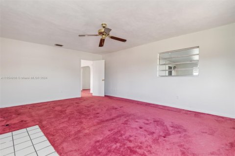 Casa en venta en Miami, Florida, 3 dormitorios, 224.64 m2 № 1356981 - foto 13