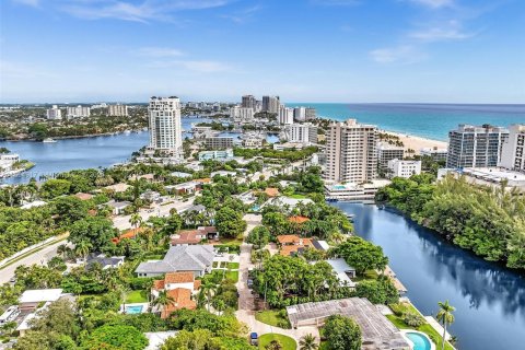 Villa ou maison à louer à Fort Lauderdale, Floride: 3 chambres, 209.49 m2 № 1356980 - photo 1