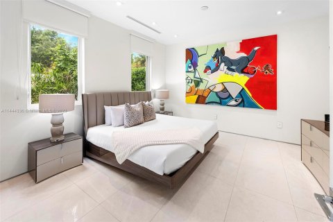 Villa ou maison à vendre à Miami, Floride: 7 chambres, 506.5 m2 № 692810 - photo 12