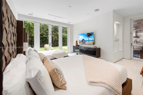 Villa ou maison à vendre à Miami, Floride: 7 chambres, 506.5 m2 № 692810 - photo 20