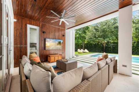 Villa ou maison à vendre à Miami, Floride: 7 chambres, 506.5 m2 № 692810 - photo 10
