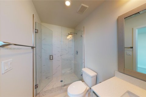 Condo in Miami, Florida, 2 bedrooms  № 1388222 - photo 17