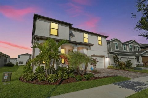 Casa en venta en Land O' Lakes, Florida, 5 dormitorios, 253.72 m2 № 1387041 - foto 1