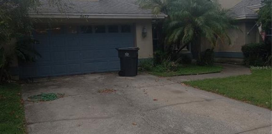 House in Tampa, Florida 4 bedrooms, 223.71 sq.m. № 1387028