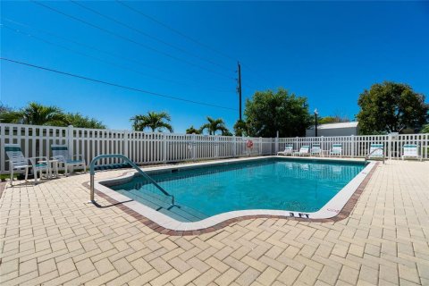 Villa ou maison à vendre à Punta Gorda, Floride: 3 chambres, 128.95 m2 № 1105881 - photo 4