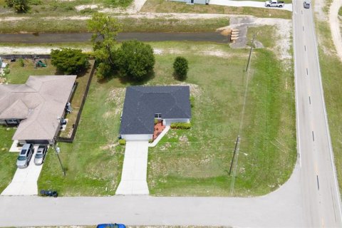 Casa en venta en Lehigh Acres, Florida, 3 dormitorios, 129.32 m2 № 1309100 - foto 2