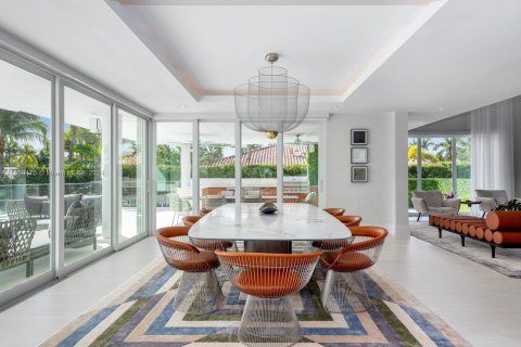 Casa en venta en Coral Gables, Florida, 6 dormitorios, 492.85 m2 № 1080859 - foto 17