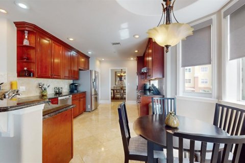 Condominio en venta en Orlando, Florida, 3 dormitorios, 236.81 m2 № 1350193 - foto 7