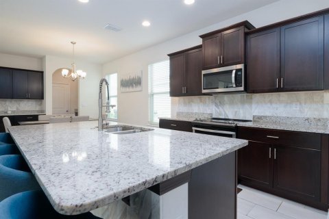 House in Winter Garden, Florida 4 bedrooms, 229.65 sq.m. № 1351099 - photo 6