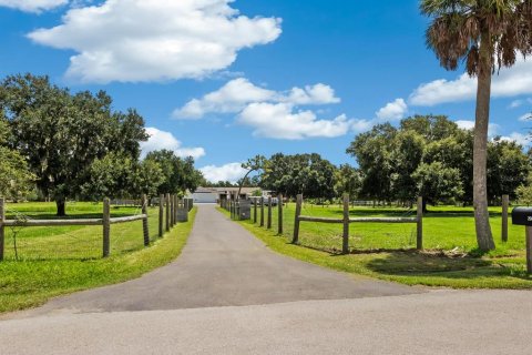 House in Sarasota, Florida 4 bedrooms, 211.91 sq.m. № 1350192 - photo 5