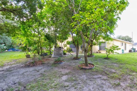 Villa ou maison à vendre à Kissimmee, Floride: 3 chambres, 150.22 m2 № 1317872 - photo 16