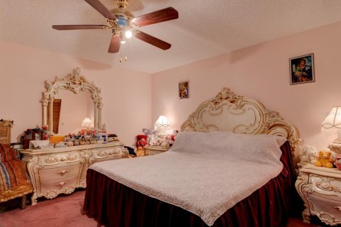 Villa ou maison à vendre à Kissimmee, Floride: 3 chambres, 150.22 m2 № 1317872 - photo 8